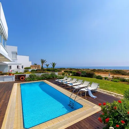 Villa Beachfront Alia