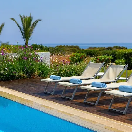 Beachfront Alia *